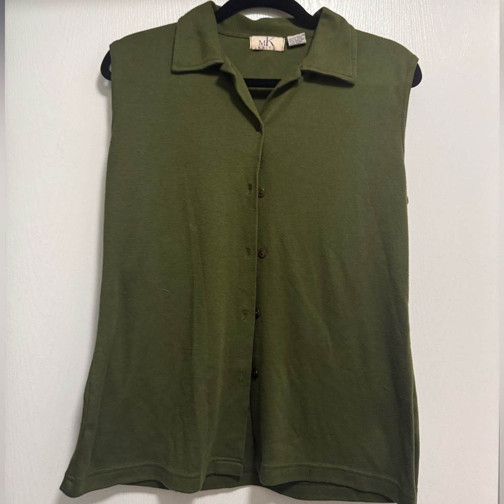 MK Knits Forest Green Sleeveless Button-Down Collared Tank